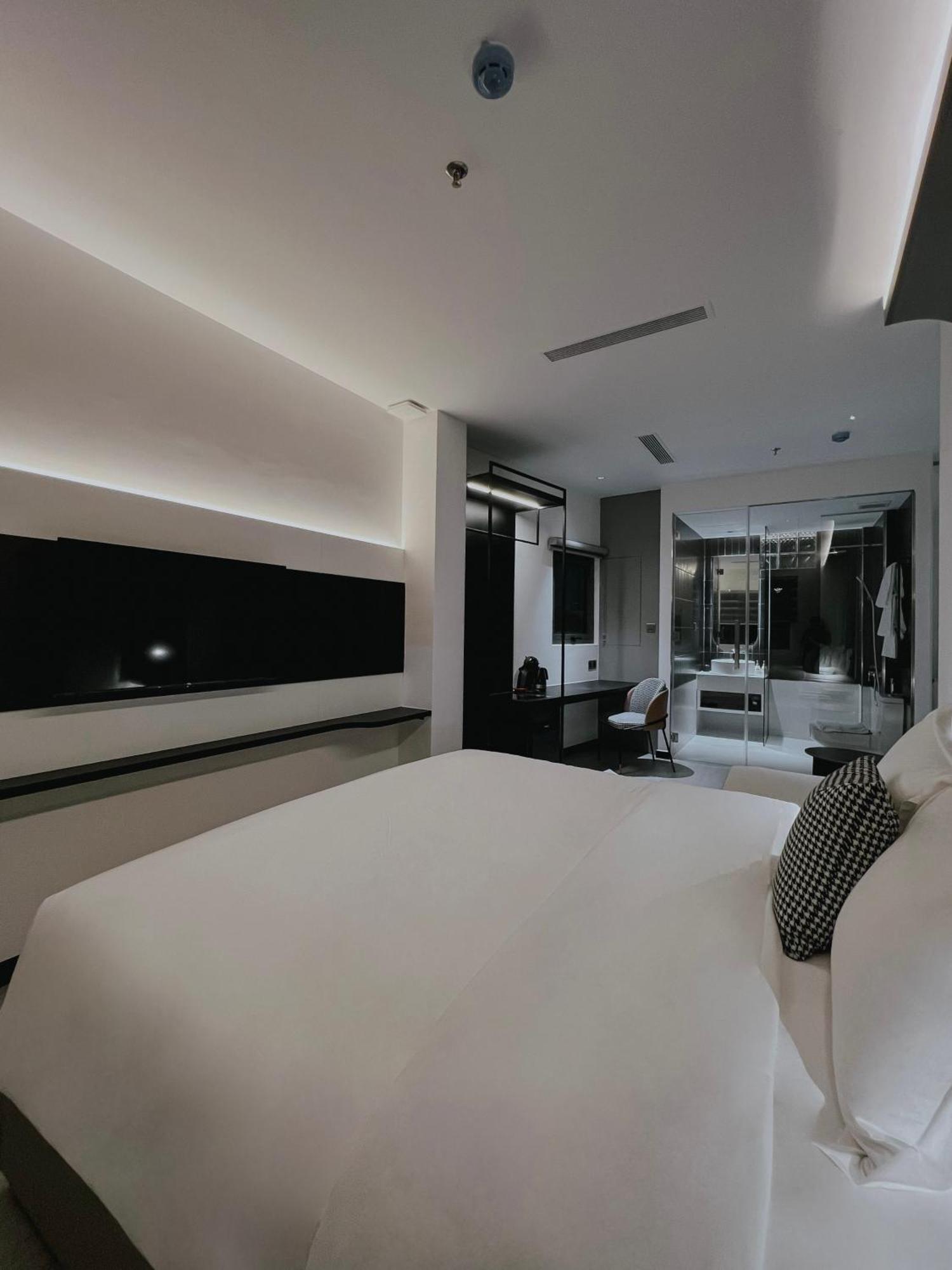 The Concept Hotel Hcmc- District 1 โฮจิมินห์ซิตี้ ภายนอก รูปภาพ